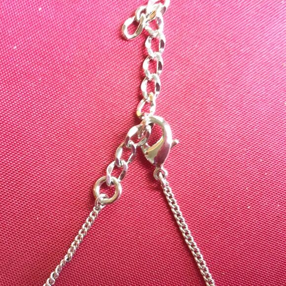 BEAUTIFUL NECKLACE WITH CRYSTALS ALL AROUND - Picture 8 of 8